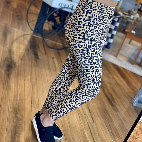 Essential Leopard Print Leggings - Picture 2 of 7